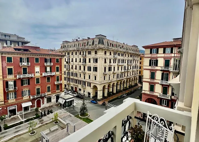 Contesso Luxury Apartment *